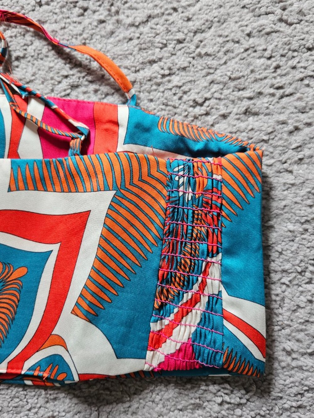 Urban Way Tropical Print Crop Top NWT — Smocked Sides / Criss Cross Back - Picture 3 of 4